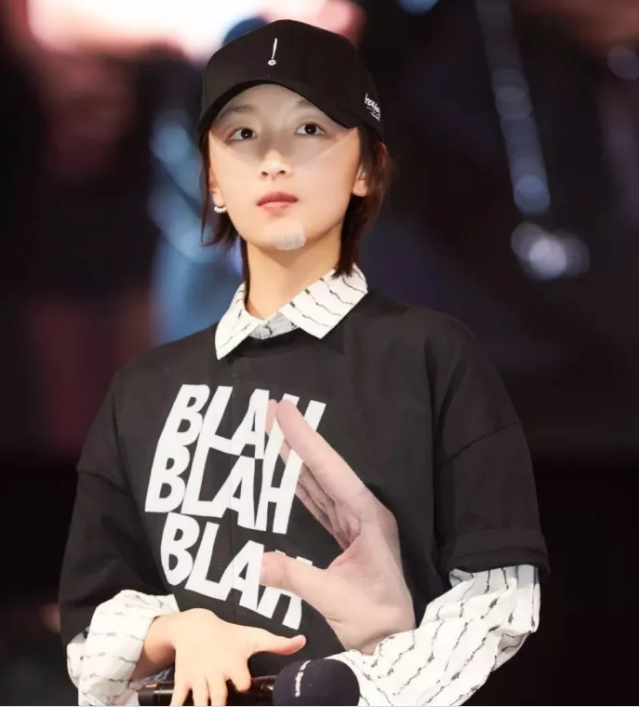 今年秋冬最chic！原來短發(fā)和帽子這么配??！