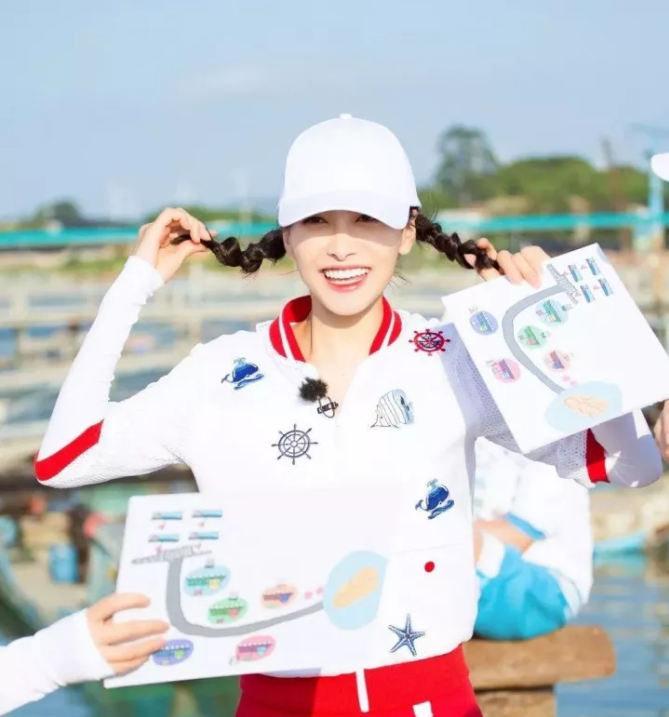 今年秋冬最chic！原來短發(fā)和帽子這么配??！