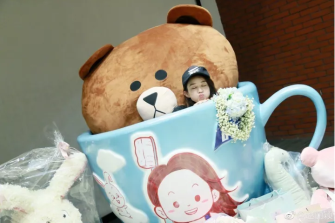 今年秋冬最chic！原來短發(fā)和帽子這么配??！