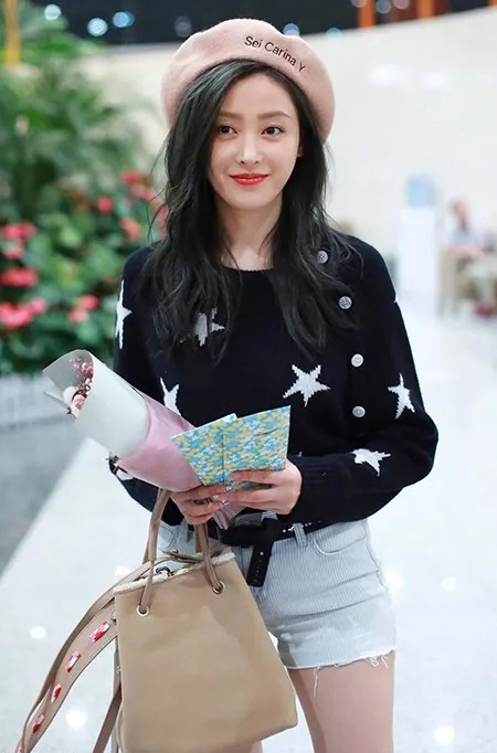 今冬時(shí)尚圈最紅單品貝雷帽,究竟你該搭什么發(fā)型? 今冬時(shí)尚圈最紅單品貝雷帽,究竟你該搭什么發(fā)型?