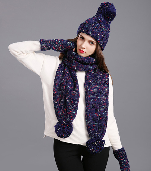 “圍巾”加”帽子”,這樣搭配才夠美 “圍巾”加”帽子”,這樣搭配才夠美