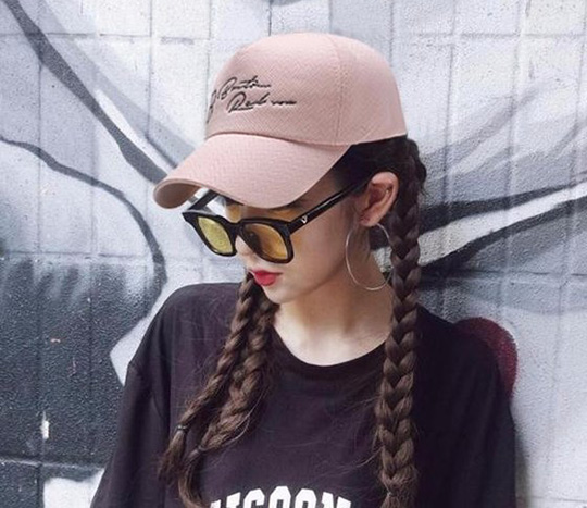 美麗的帽子，帶給你不一樣的春天