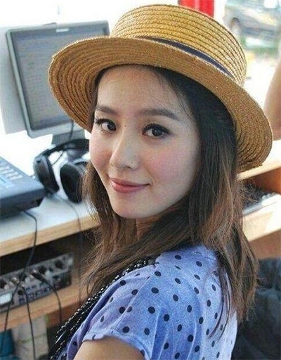 看看女星們花式戴草帽的帽子戲法！